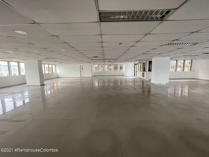 Comercial en  Centro(Bucaramanga) COD: 22-1496