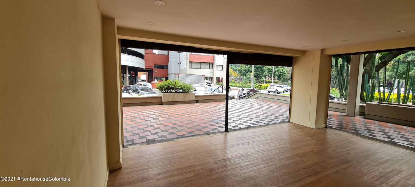 Vendo Comercial en  Suramerica(Medellin) C.O  22-735