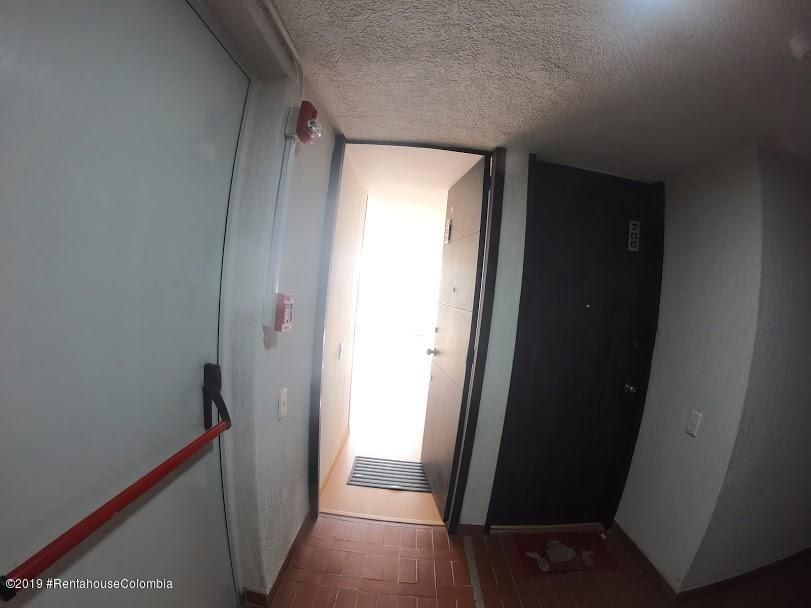 Vendo Apartamento en  Aures II(Bogota) C.O  23-207