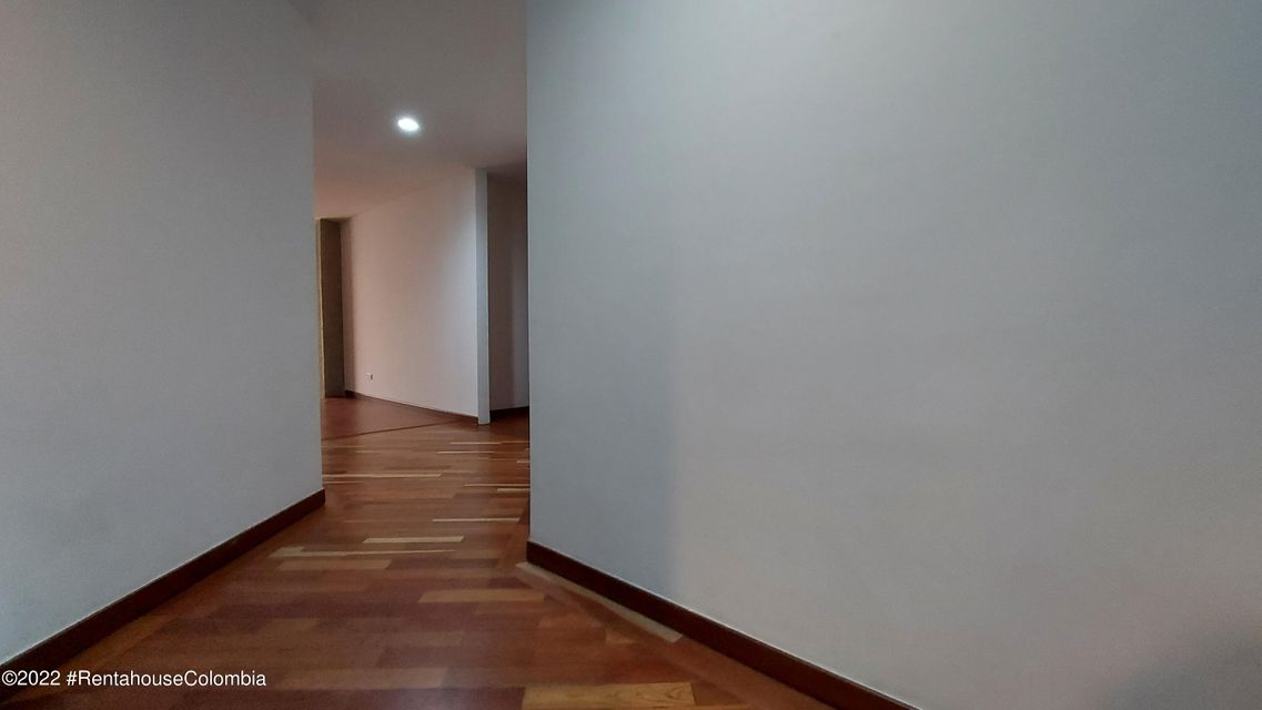 Apartamento en  San Patricio RAH CO: 22-2060