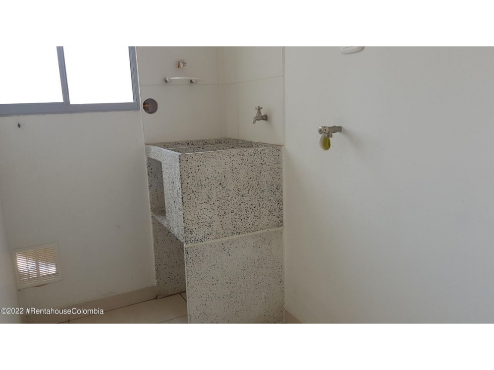 Apartamento en  Giron RAH CO: 22-2388