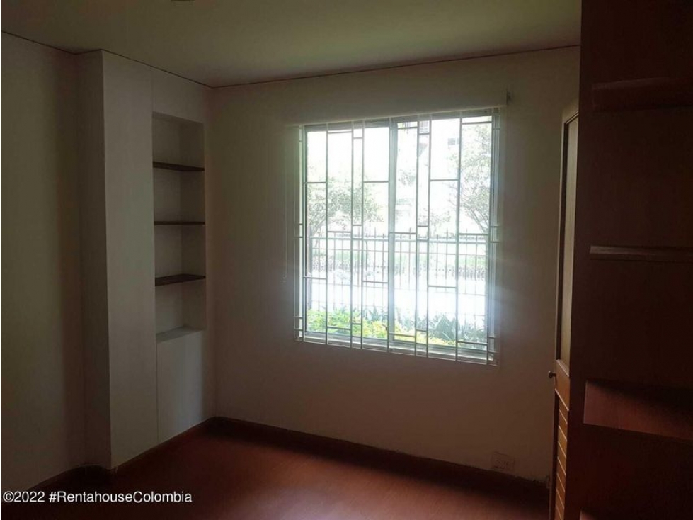 Apartamento en  Casa Blanca Suba RAH CO: 22-2402