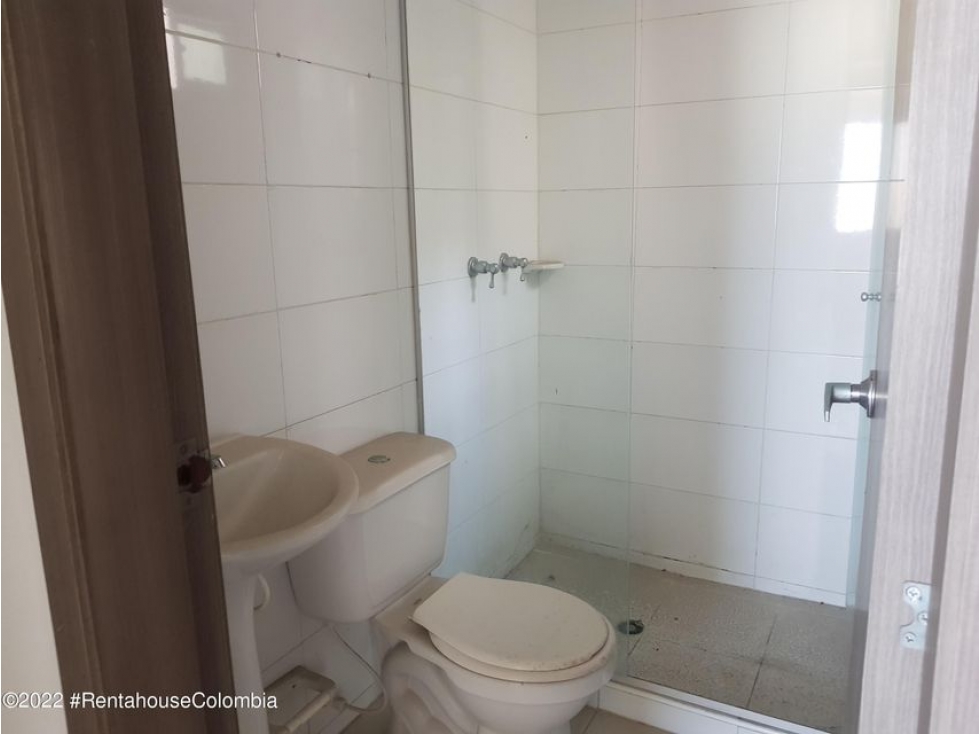 Apartamento en  Ciudad Jardin RAH CO: 22-2423