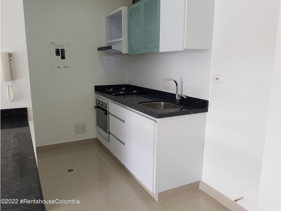 Apartamento en  La Esperanza(Nilo) RAH CO: 22-2584