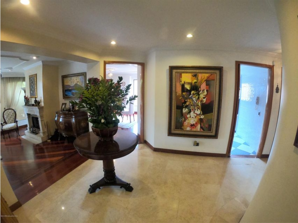 Vendo Apartamento en  Santa Barbara C.C 22-1016