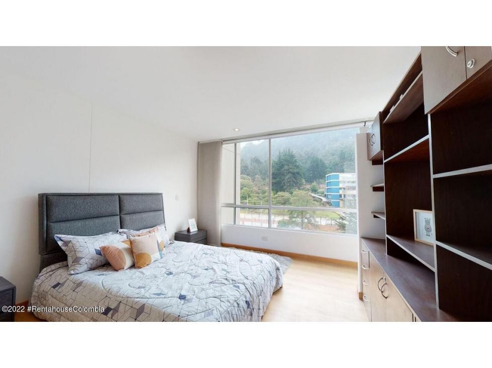 Apartamento en  Maria Cristina RAH CO: 22-2998