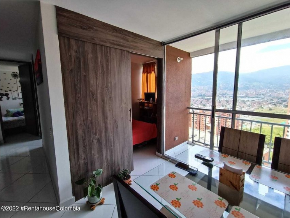 Apartamento en  Centro de la Moda RAH CO: 22-3125