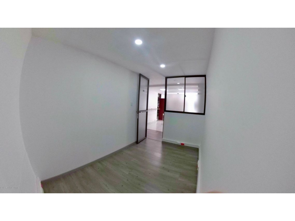 Arriendo Comercial en  La Castellana(Bogota) C.C 22-308