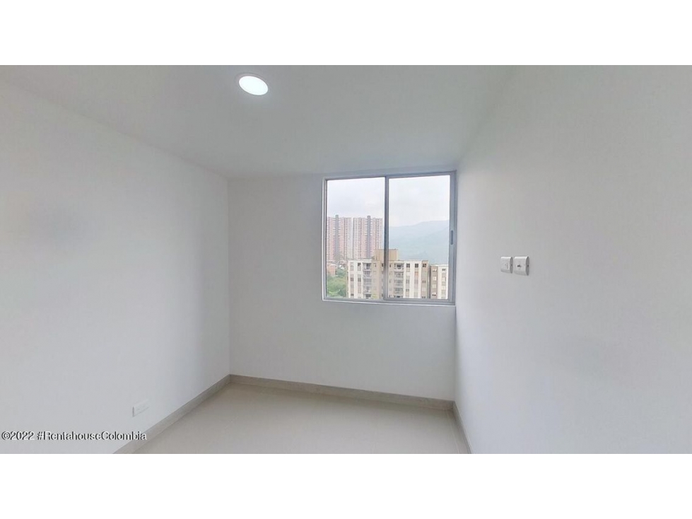 Apartamento en  Suramerica(Itagui) RAH CO: 22-3302