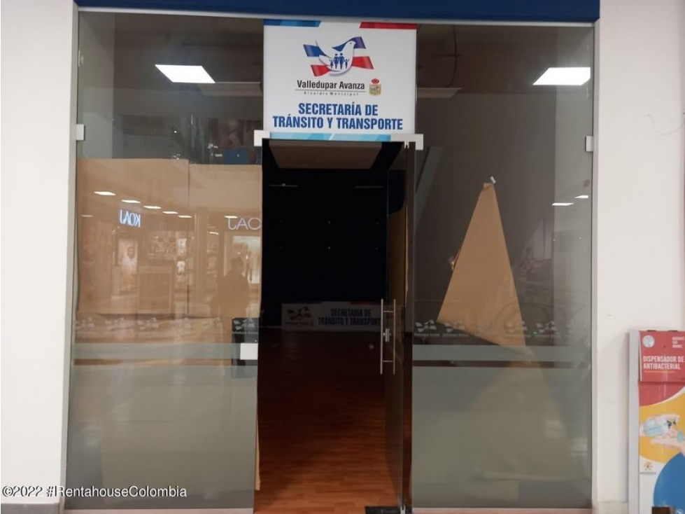 Comercial en  Unicentro RAH CO: 22-2114