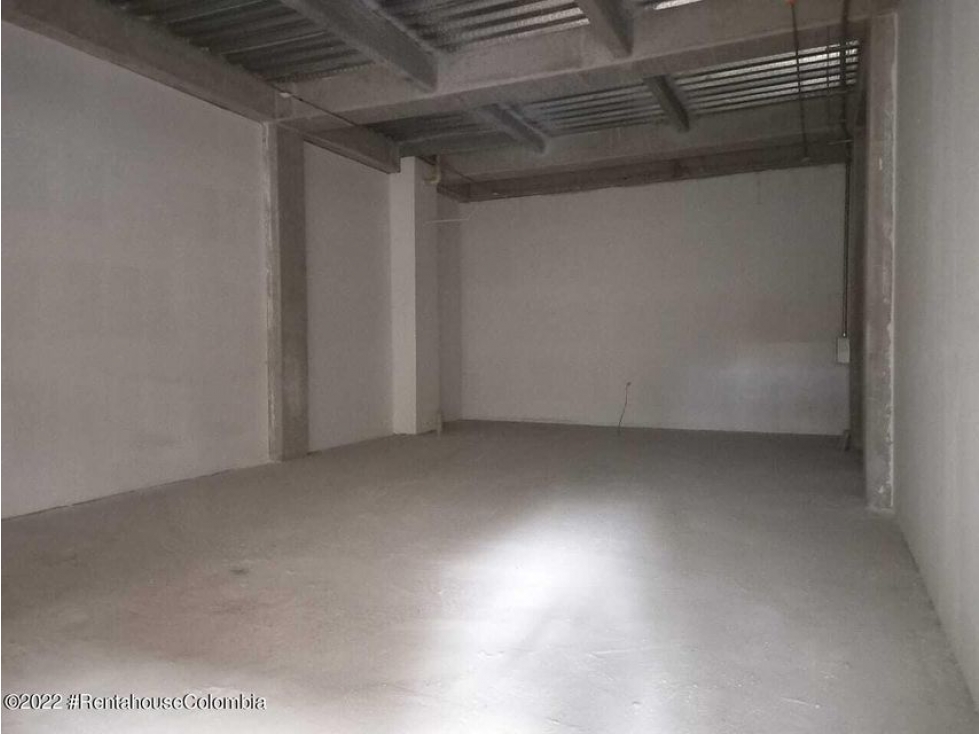 Comercial en  Unicentro RAH CO: 22-2115