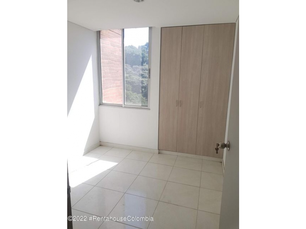 Apartamento en  Prados del Este RAH CO: 22-2248