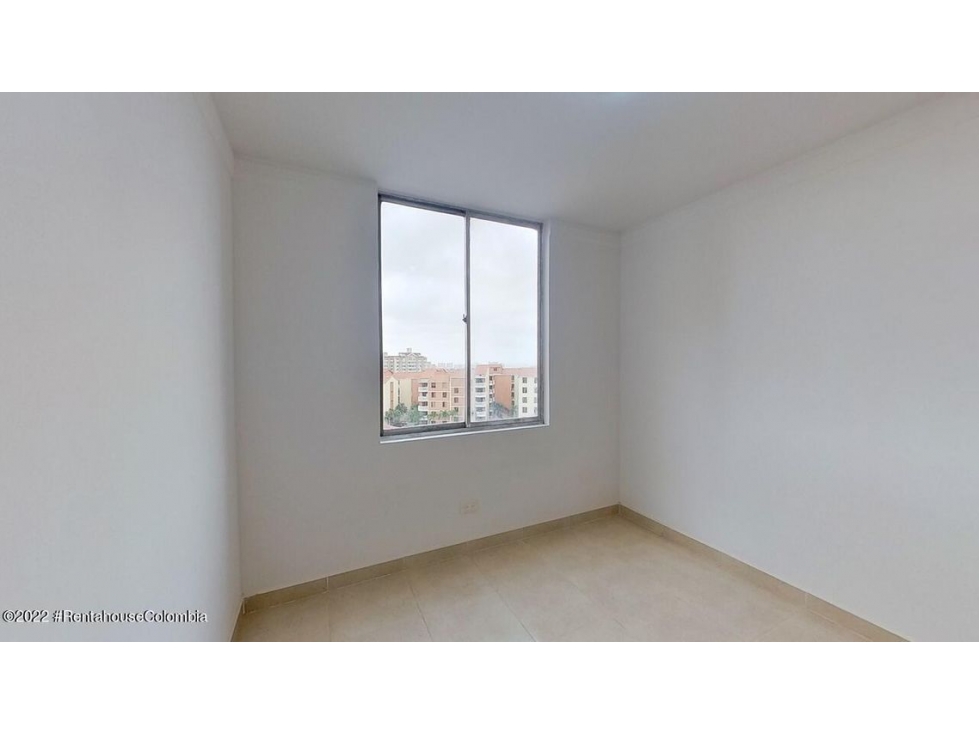 Apartamento en  Miramar RAH CO: 22-3291