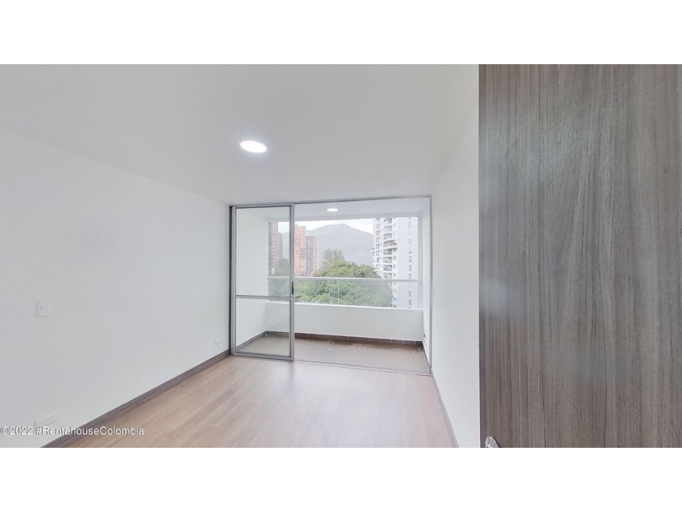 Apartamento en  Casa Jardin RAH CO: 23-1032