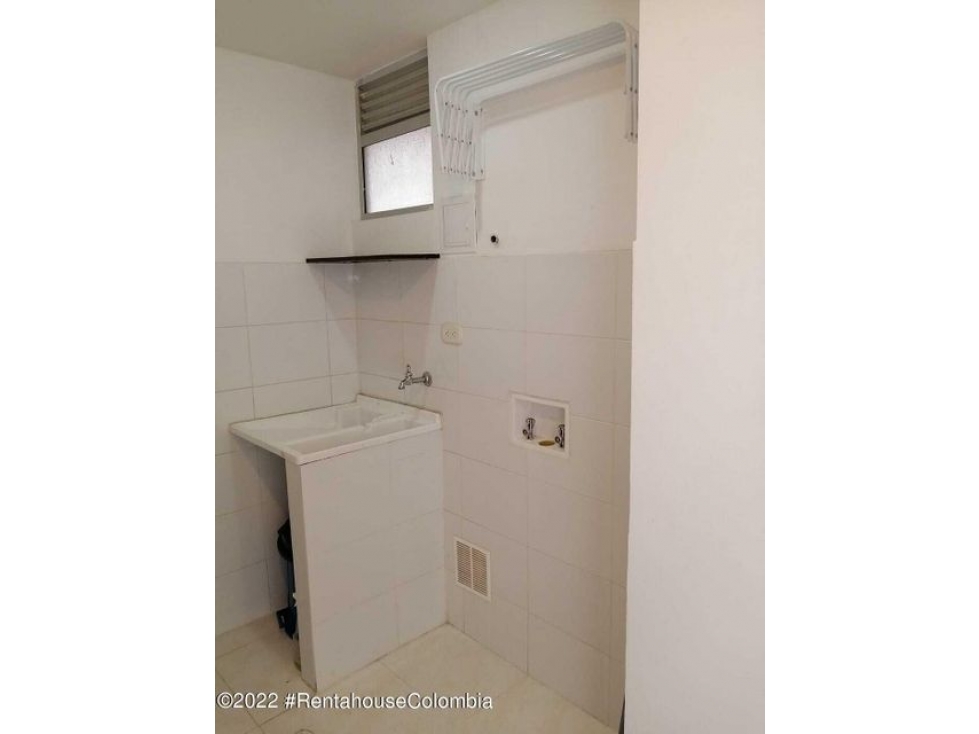 Apartamento en  El Campin(Chia) RAH CO: 23-247