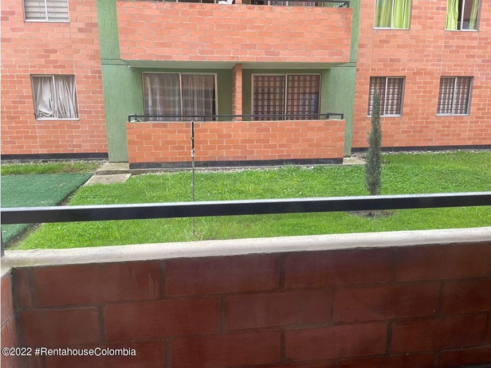 Apartamento en  La Arboleda RAH CO: 23-467