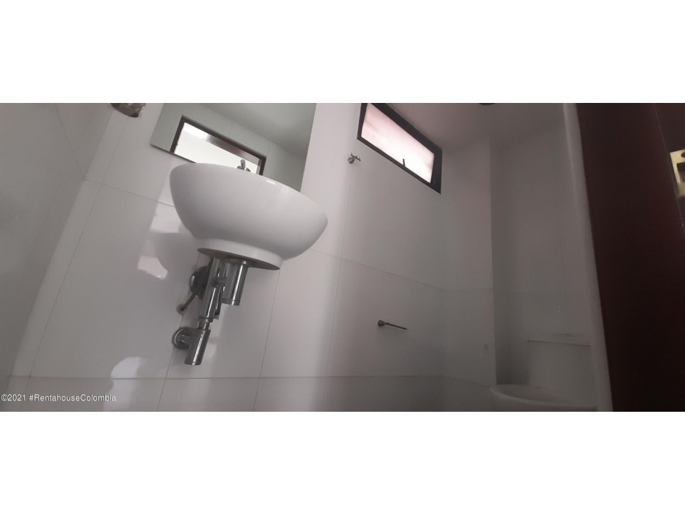 Comercial en  Antiguo Country RAH CO: 23-1418