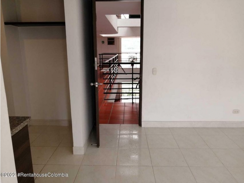 Apartamento en  El Campin(Chia) RAH CO: 23-247