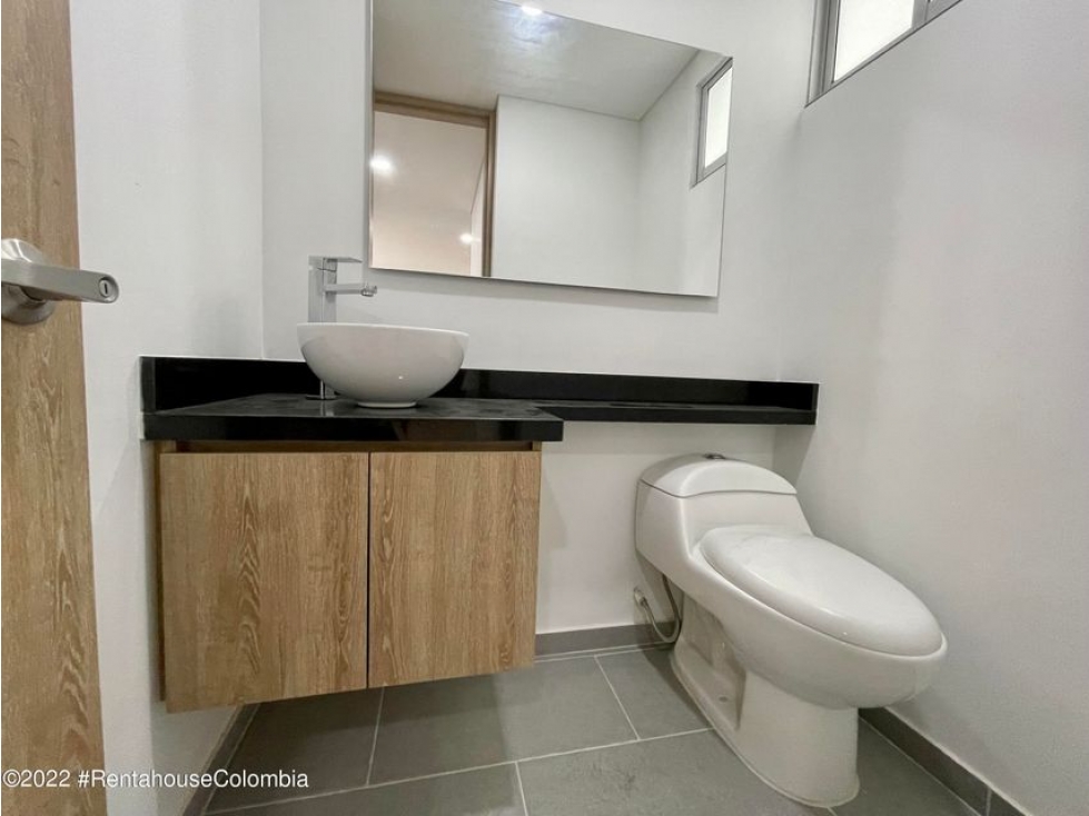 Apartamento en  La Virginia(Chia) RAH CO: 23-363