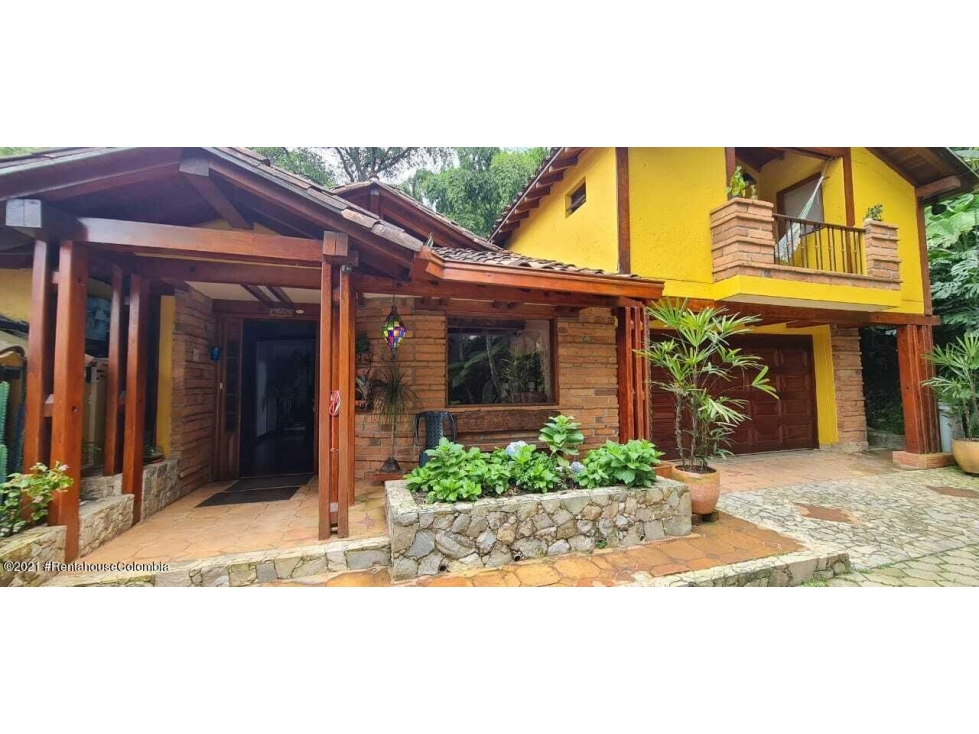 Casa en  Loma de las Brujas RAH CO: 23-1529