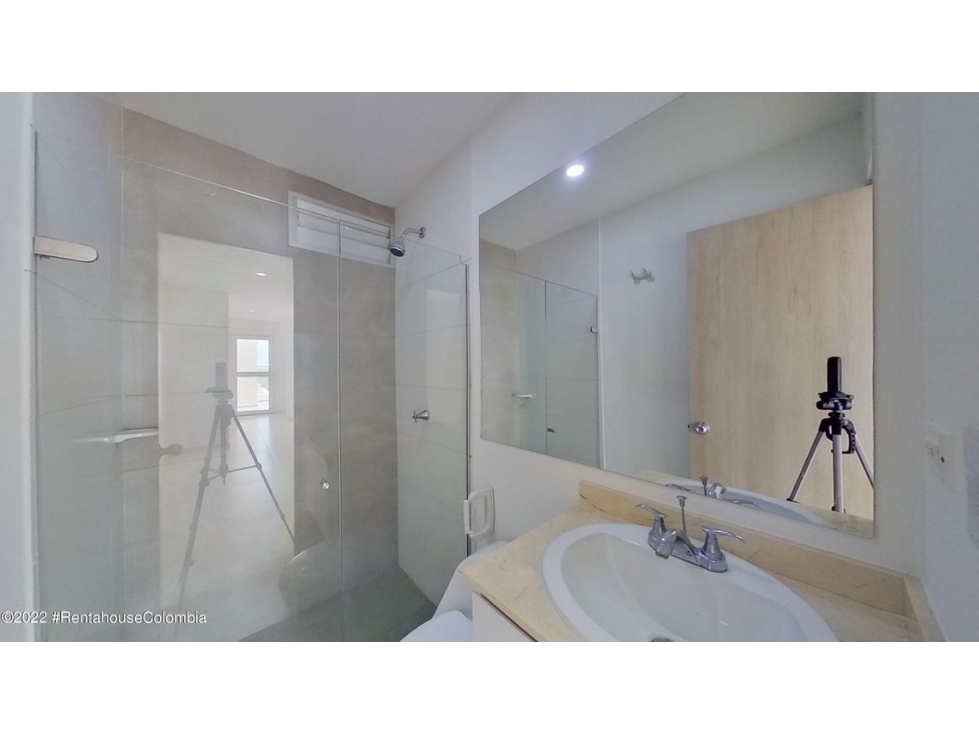 Apartamento en  Paraiso RAH CO: 23-1162