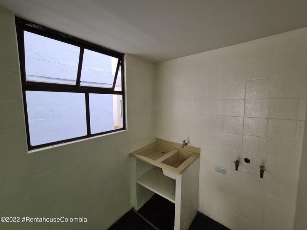 Vendo Apartamento en  La PorciunculaS.G. 23-1223