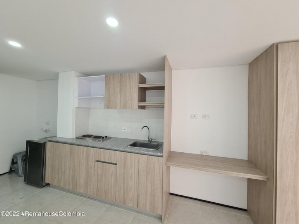 Apartamento en  La Granja(Bogota) RAH CO: 23-1714