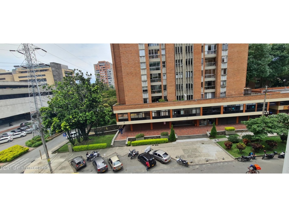 Vendo Comercial en  Suramerica(Medellin)S.G. 23-1534