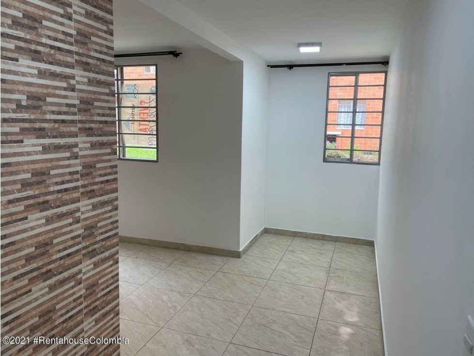 Apartamento en  La Arboleda RAH CO: 22-1700