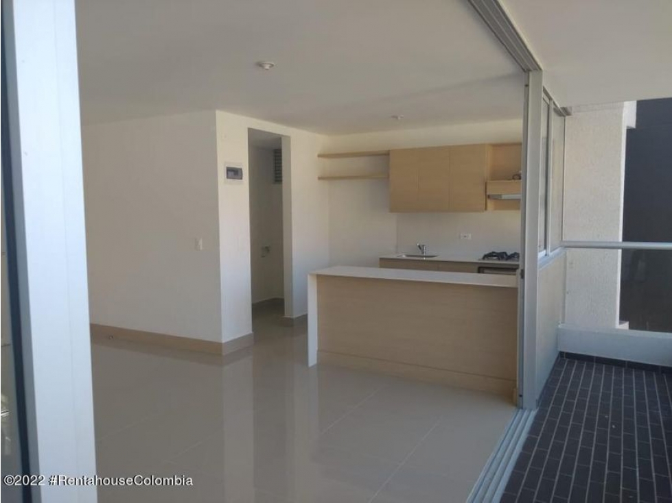 Vendo Apartamento en  Asomadera III C.O 23-1514