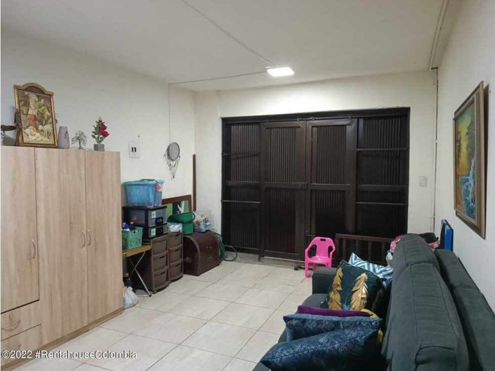 Vendo Casa en  Villa Nueva(Medellin) C.O 23-1526