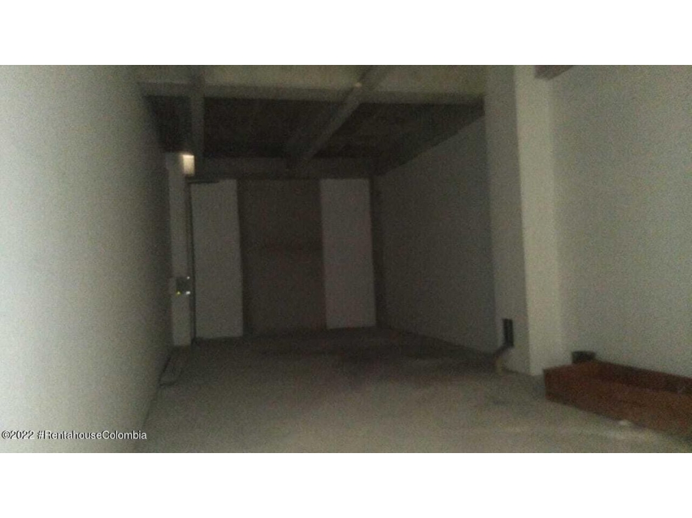 Comercial en  Unicentro RAH CO: 22-2148