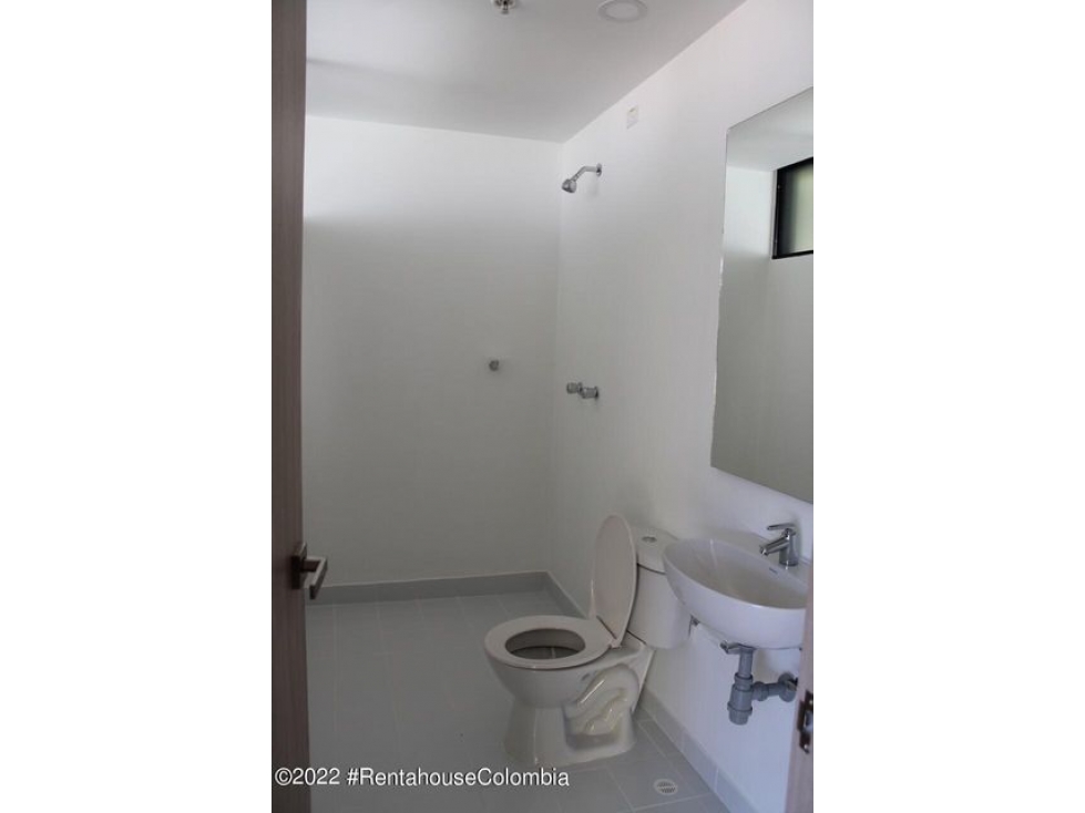 Comercial en  Laureles(Medellin) RAH CO: 22-2308