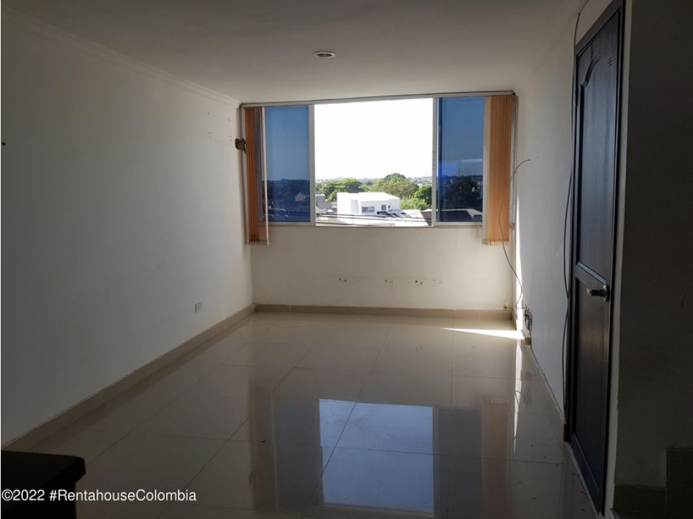 Apartamento en  Santa Monica RAH CO: 22-2231