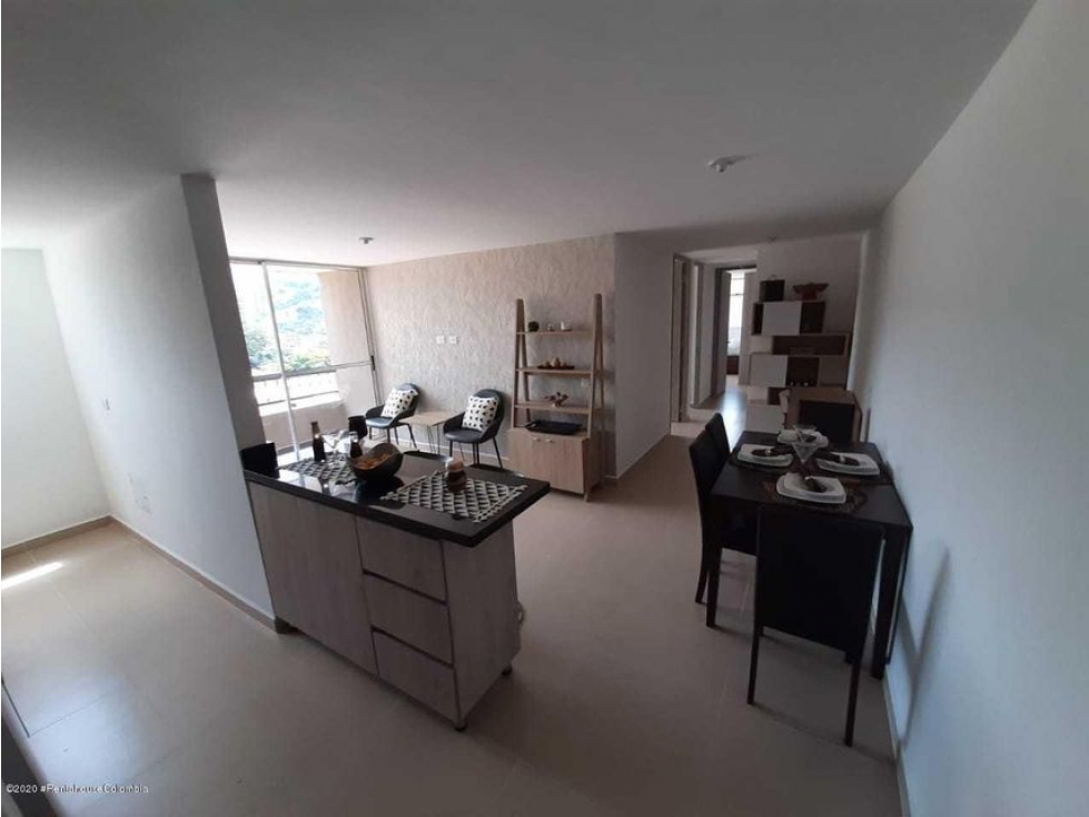 Apartamento en  Ditaires(Itagui) RAH CO: 23-652