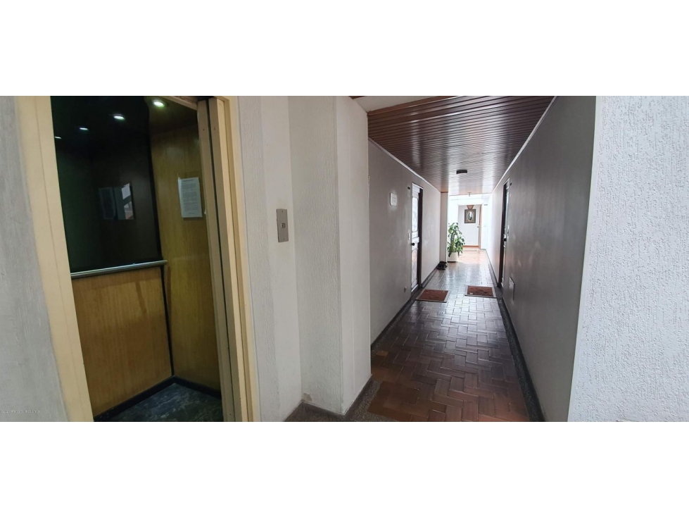 Apartamento en  Pontevedra(Bogota) GZ: 23-33