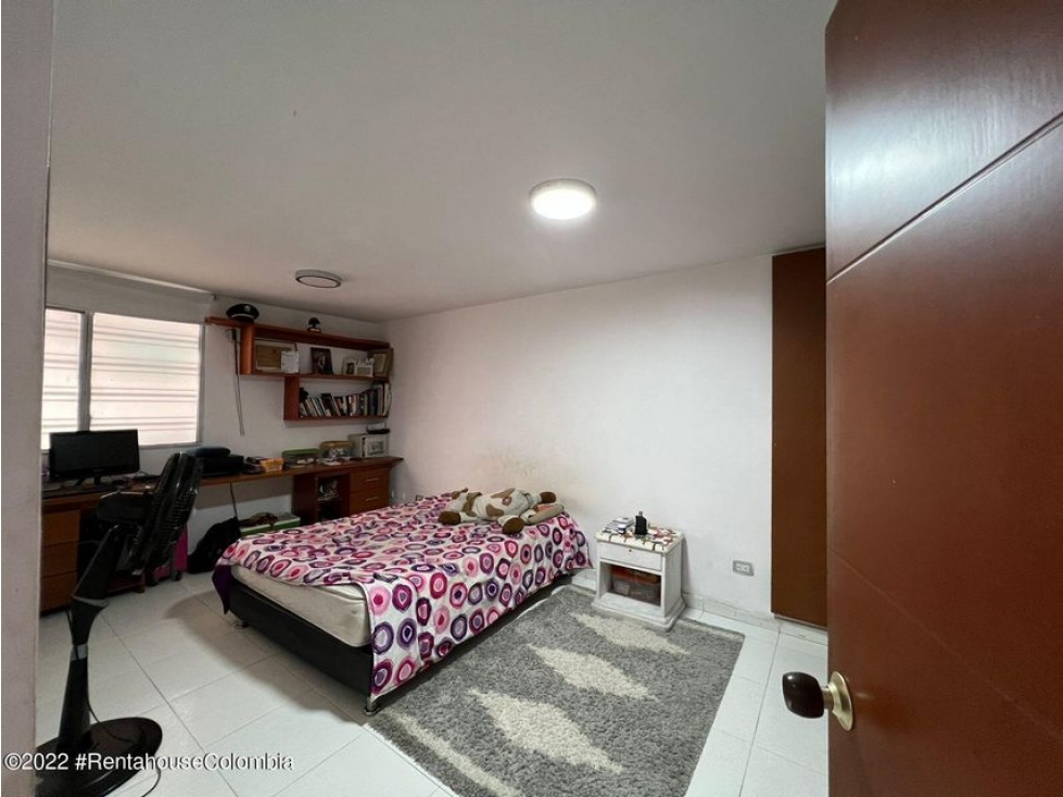 Apartamento en  Quinta Bosch RAH CO: 23-674