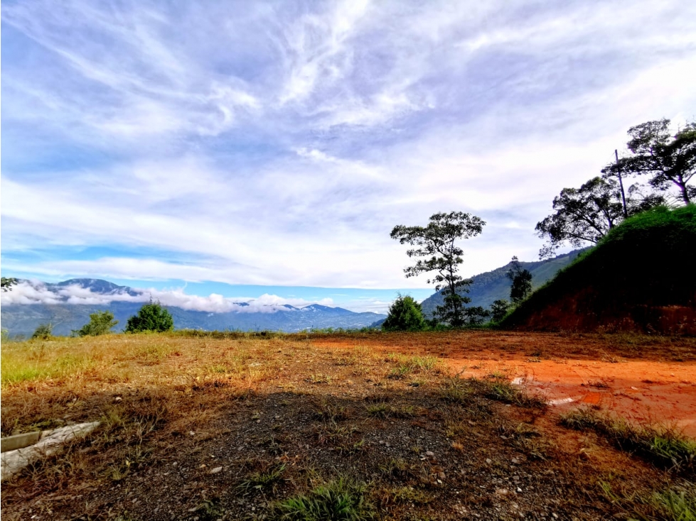 VENDO LOTE CON EXCELENTE VISTA EN UNIDAD CAMPESTRE EN LA ESTRELLA