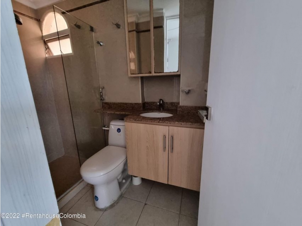 Apartamento en  El Laguito RAH CO: 23-990