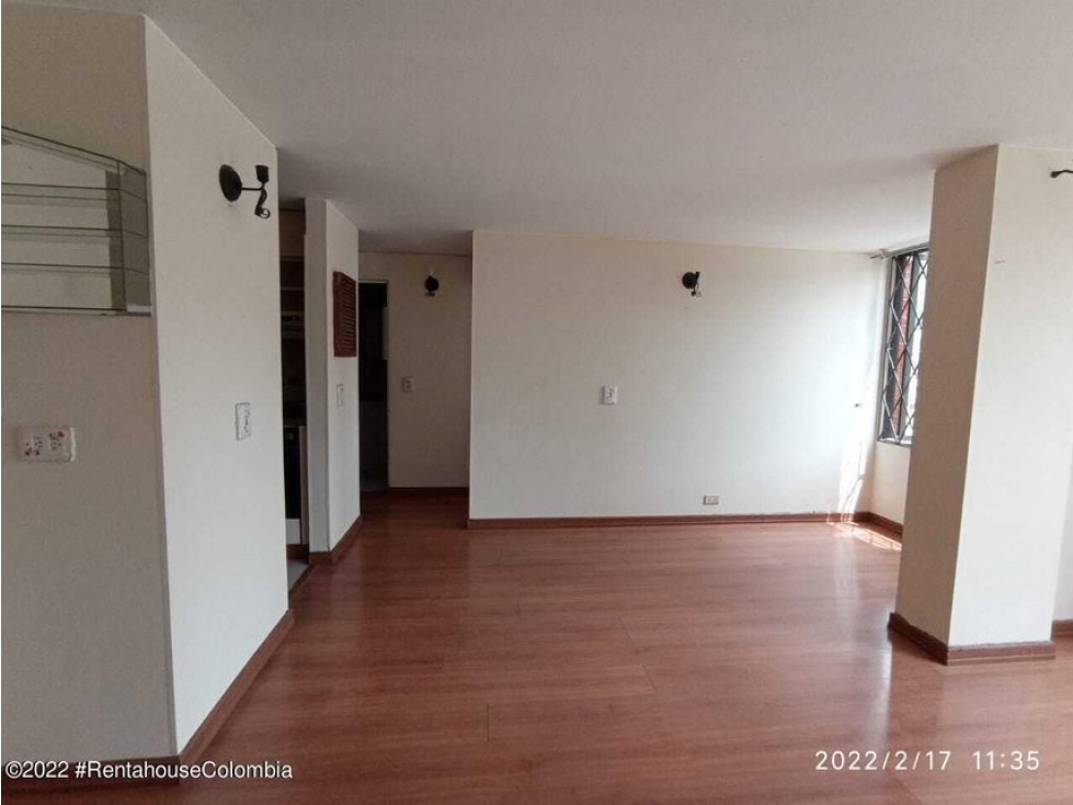 Apartamento en  Spring(Bogota) RAH CO: 23-1122