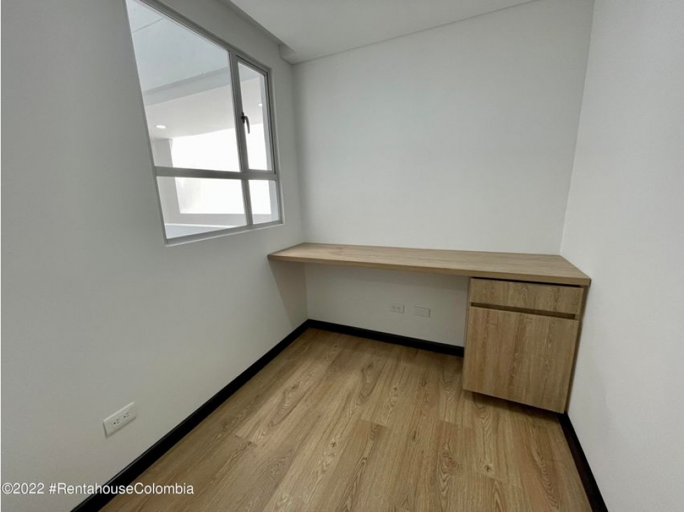 Apartamento en  La Virginia(Chia) RAH CO: 23-363
