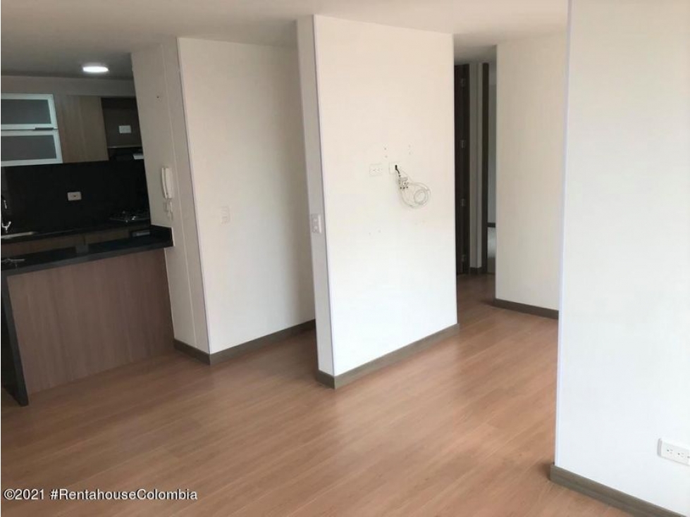 Apartamento en  Castilla(Bogota) RAH CO: 23-443