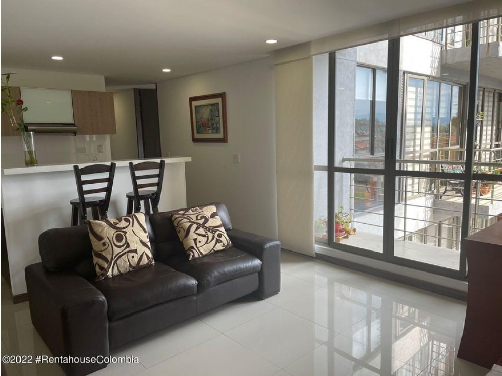 Apartamento en  La Estacion RAH CO: 23-1846