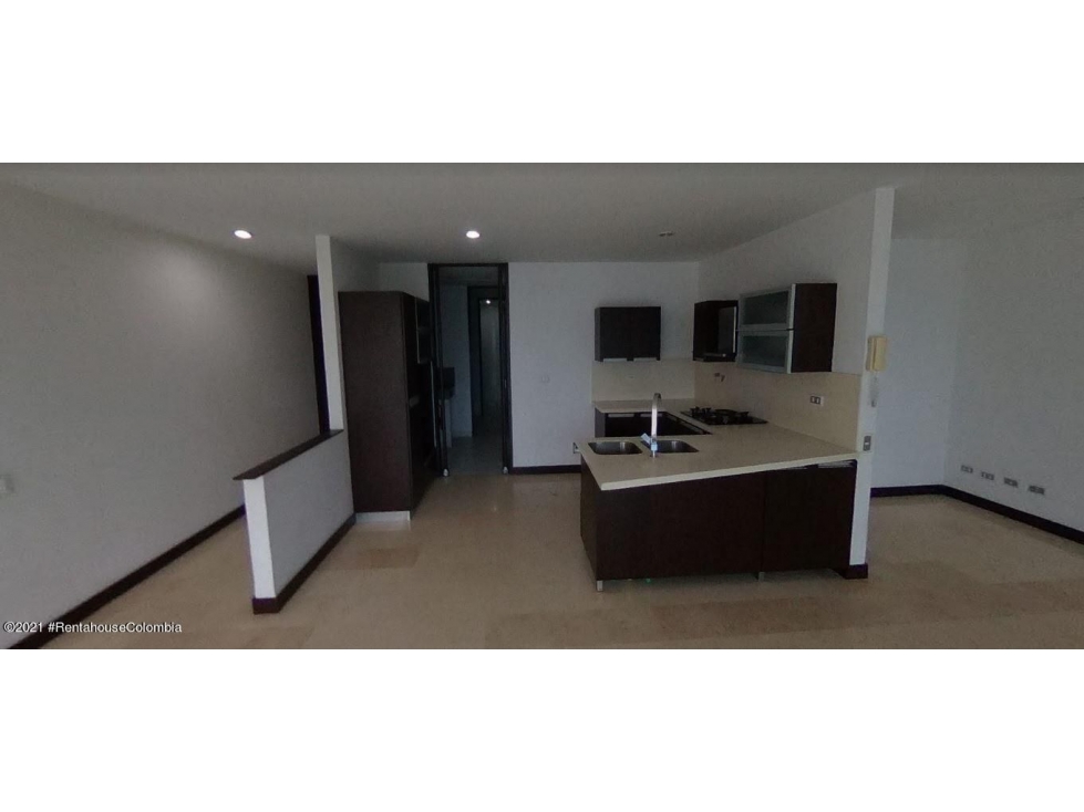 Apartamento en  Las Lomitas RAH CO: 23-1446