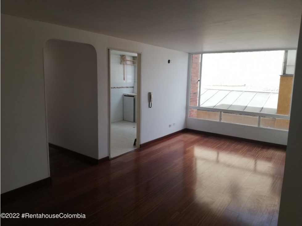 Apartamento en  Nueva Autopista RAH CO: 23-475