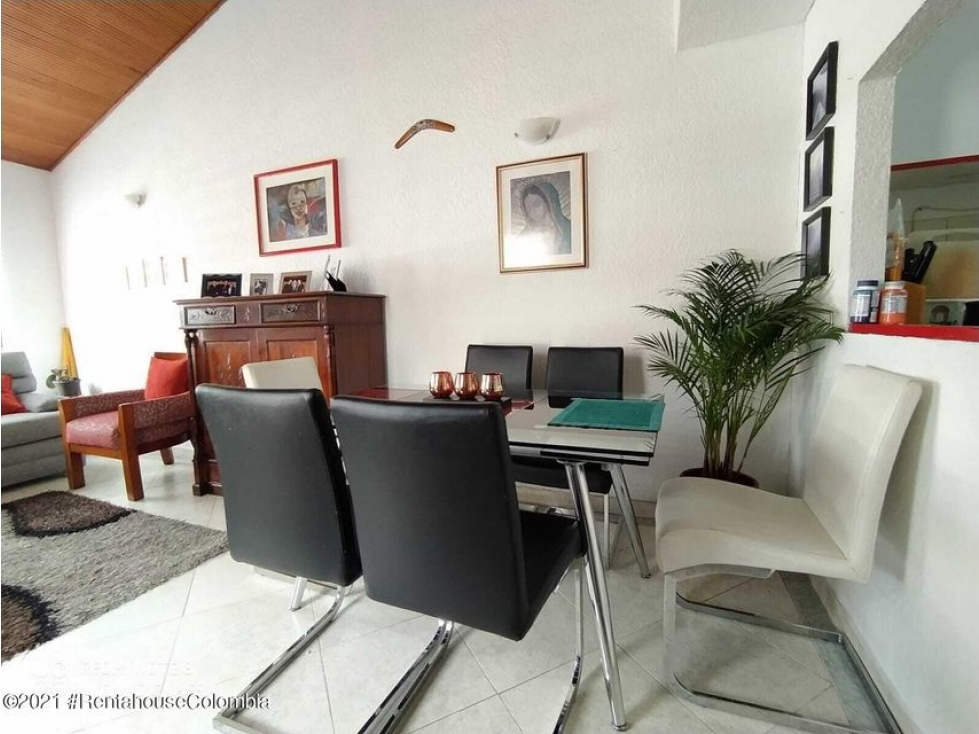 Apartamento en  Cedritos(Bogota) S.G  23-637
