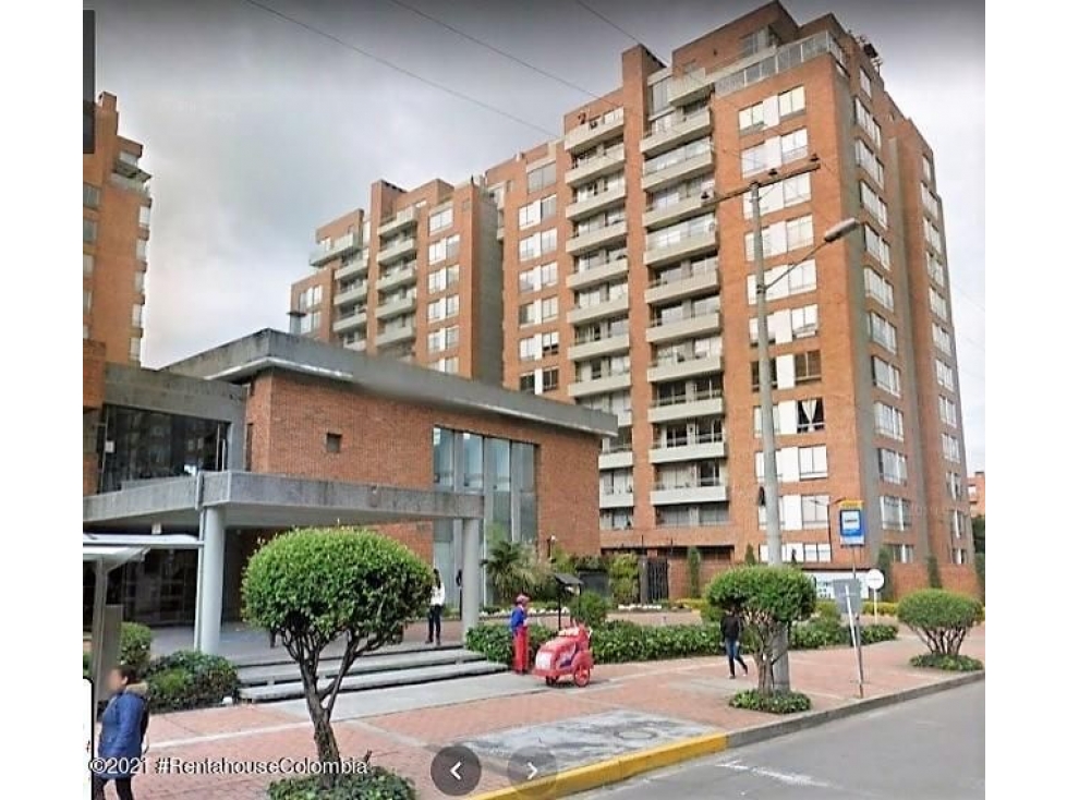 Apartamento en  Colina Campestre RAH CO: 23-476