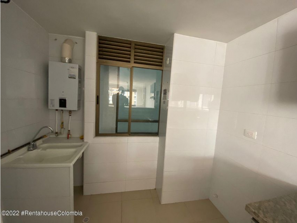 Apartamento en  Mazuren(Bogota) RAH CO: 23-1128