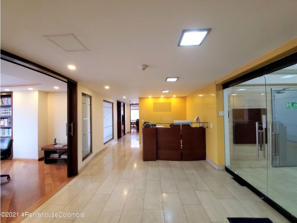 Comercial en  Samper(Bogota) S.G  23-1483