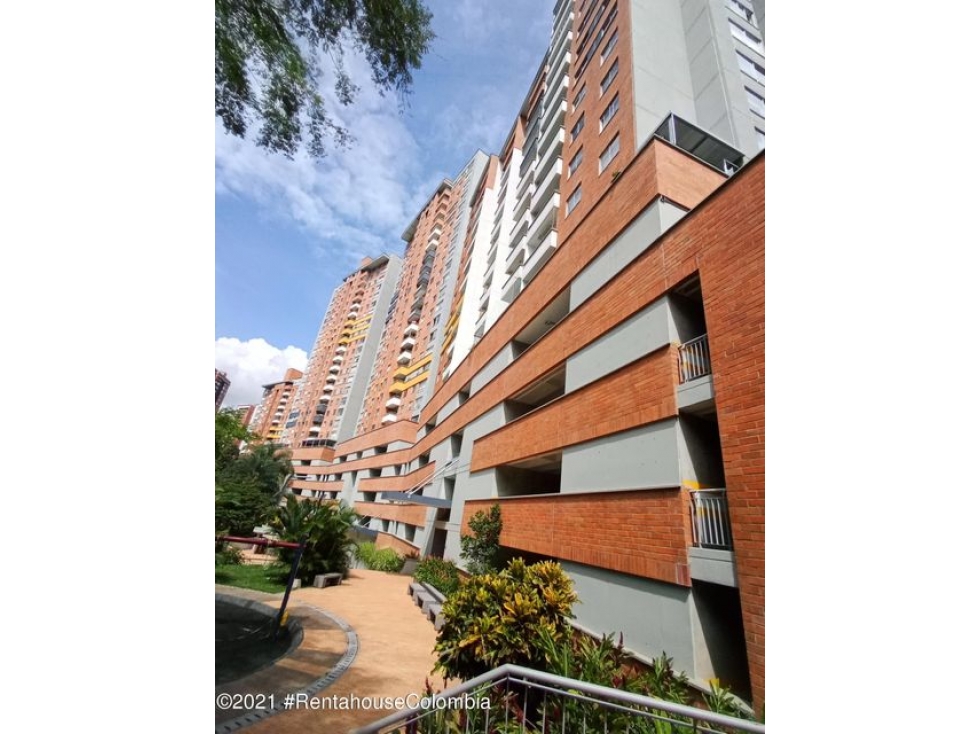 Apartamento en  Medellin RAH CO: 23-641